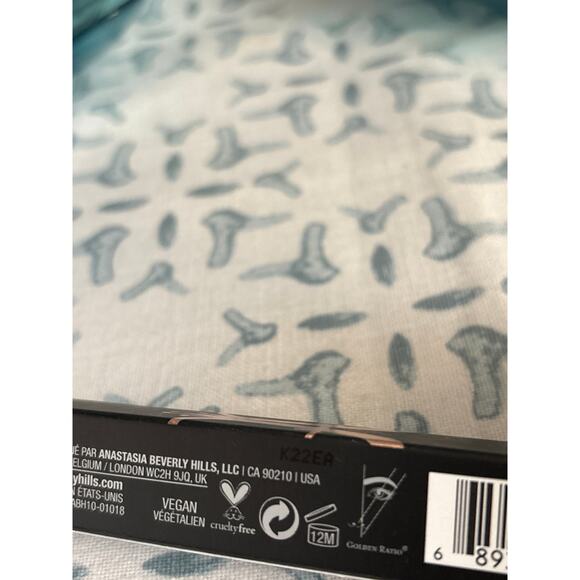 Anastasia Beverly Hills Full Size Brow Set Shade Medium Brown - Picture 7 of 8